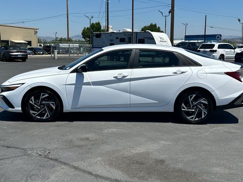 Certified 2025 Hyundai Elantra SEL w/ Cargo Package FWD image 7