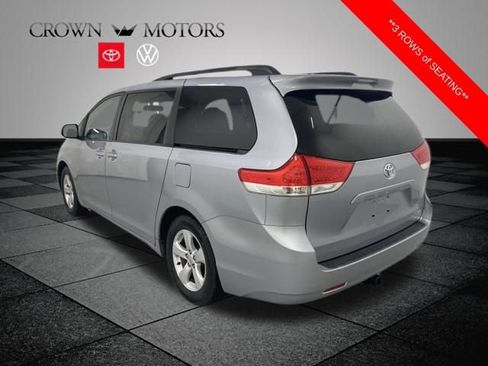 Used 2012 Toyota Sienna LE image 4