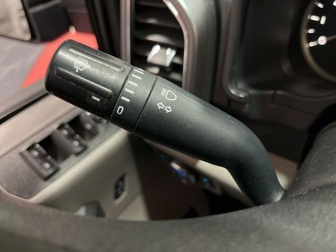 Used 2018 Ford F150 XLT AWD/4WD image 21
