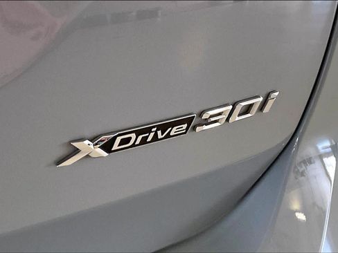 Used 2022 BMW X3 xDrive30i w/ M Sport Package 2 AWD/4WD image 9