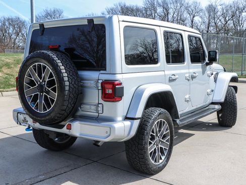 Used 2022 Jeep Wrangler Unlimited Sahara image 21