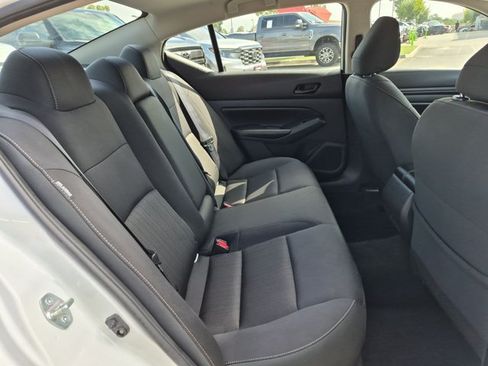 Used 2025 Nissan Altima 2.5 SV FWD image 19