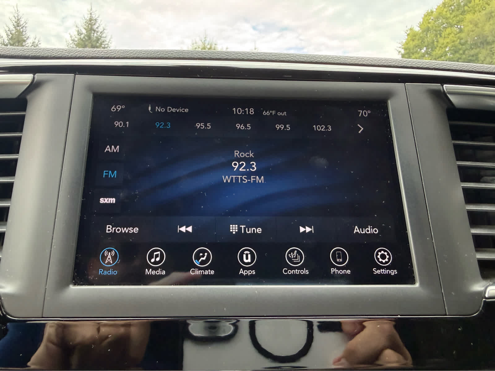 Used 2020 Chrysler Pacifica Touring-L w/ S Appearance Package FWD image 22