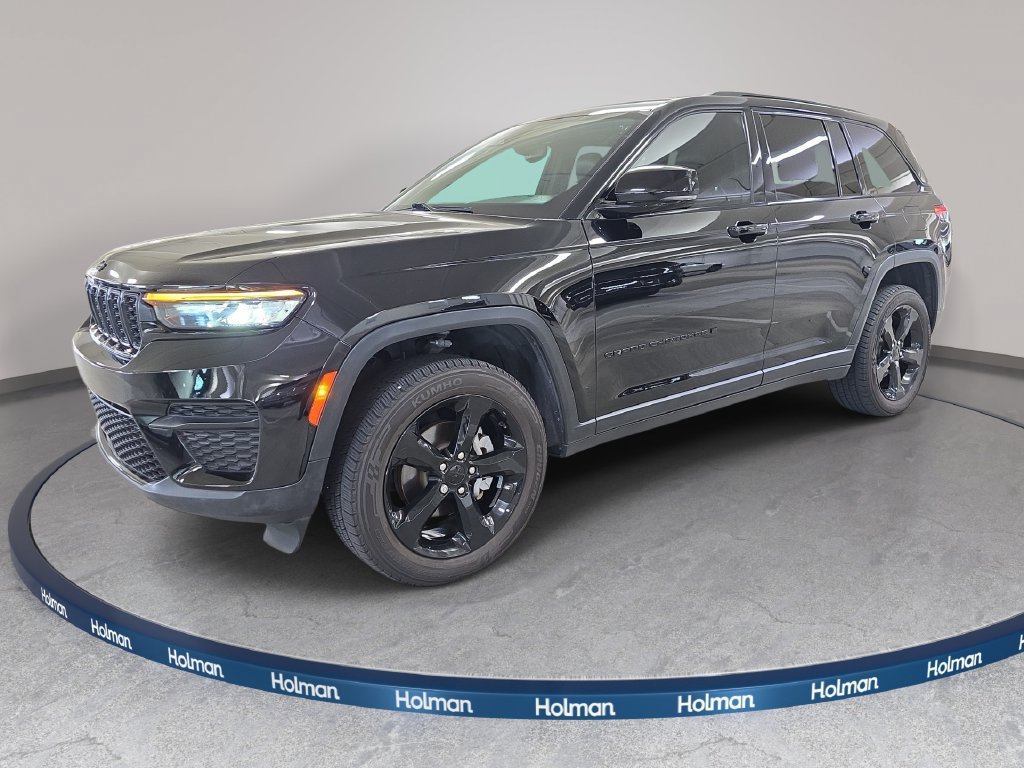 Used 2024 Jeep Grand Cherokee Altitude AWD/4WD image 1