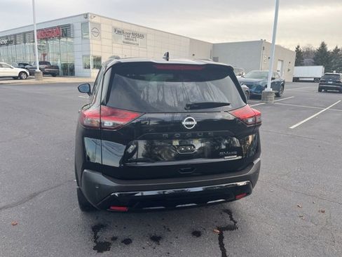 Certified 2023 Nissan Rogue SV w/ SV Premium B Package image 6
