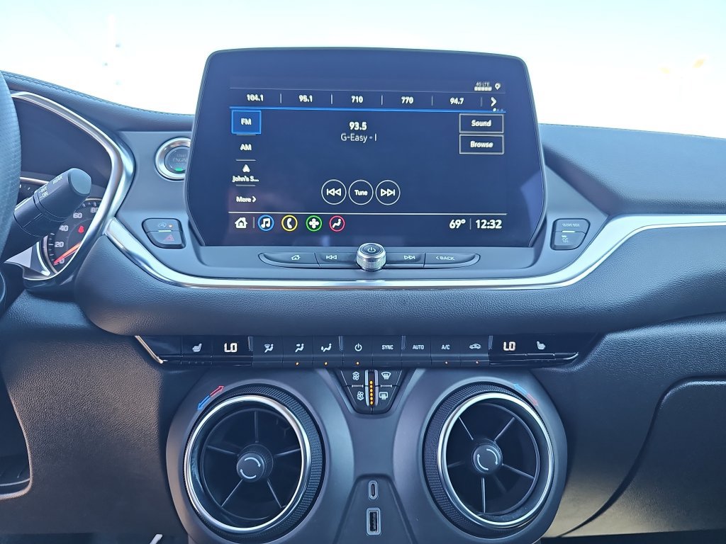 Used 2025 Chevrolet Blazer LT FWD image 20