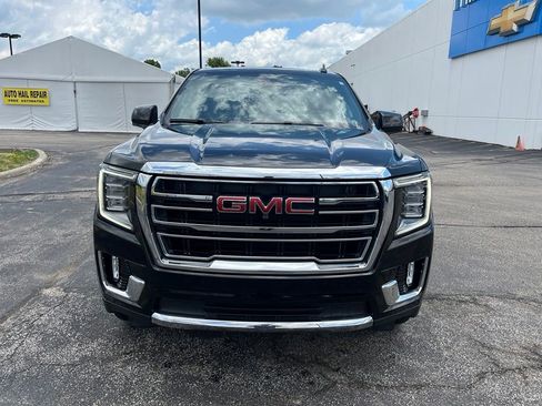 Used 2023 GMC Yukon XL SLT w/ SLT Luxury Package AWD/4WD image 2