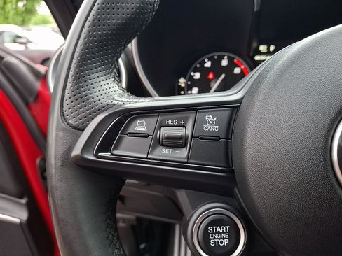 Used 2022 Alfa Romeo Giulia Ti AWD/4WD image 22