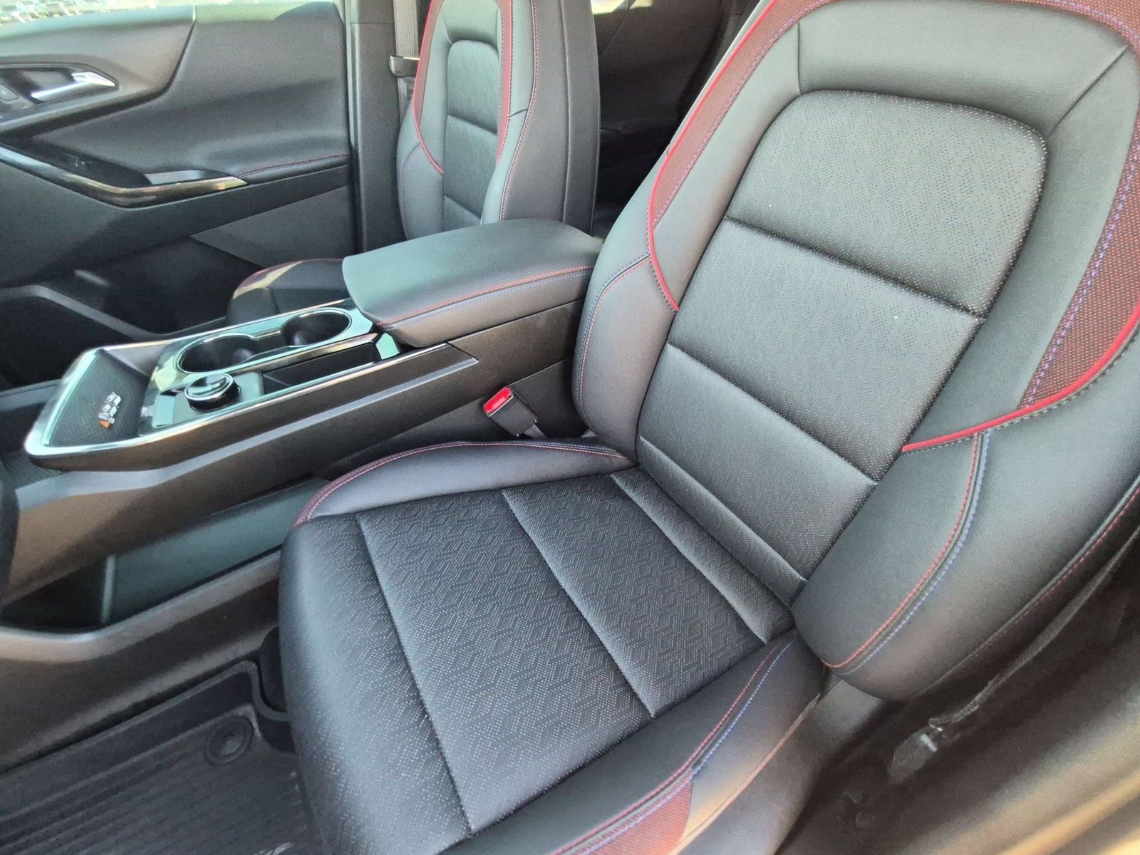 Used 2026 Chevrolet Equinox RS w/ Convenience Package III FWD image 24