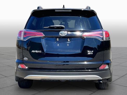 Used 2018 Toyota RAV4 XLE AWD/4WD image 5