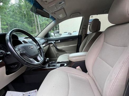 Used 2014 Kia Sorento LX FWD image 16