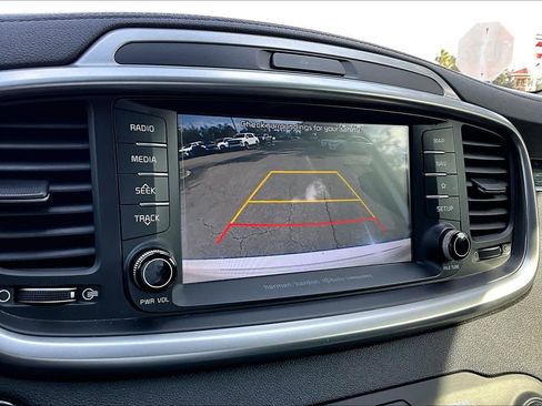 Used 2019 Kia Sorento EX w/ EX Touring Package image 24