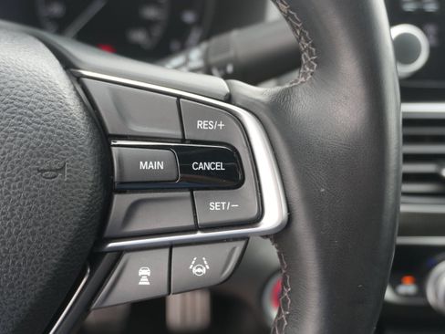 Used 2018 Honda Accord Sport image 25