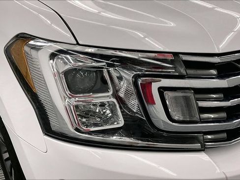 Used 2019 Ford Expedition XLT w/ Equipment Group 201A AWD/4WD image 33