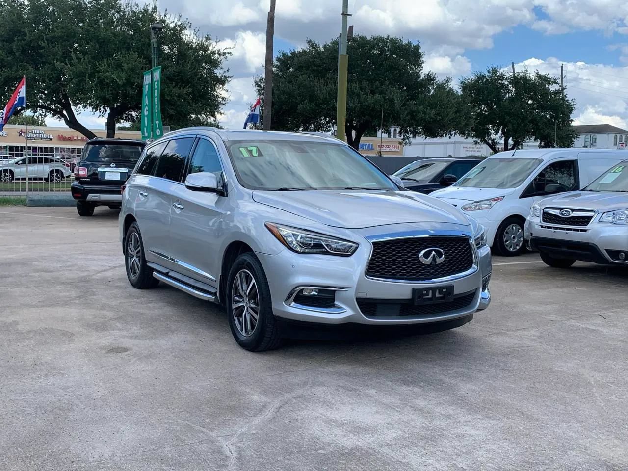 Used 2017 INFINITI QX60 FWD w/ Premium Plus Package image 3