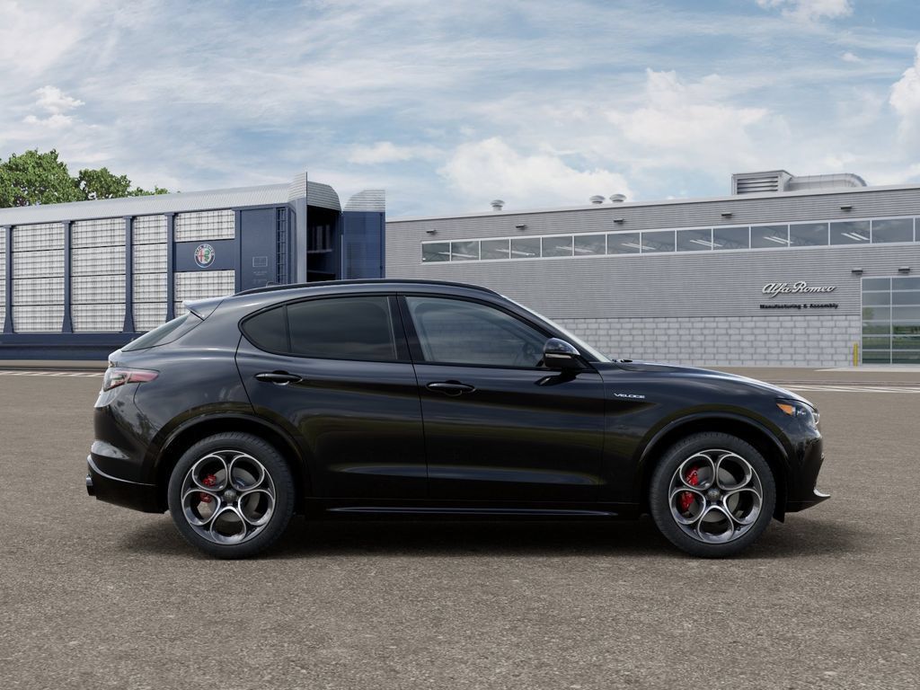New 2026 Alfa Romeo Stelvio Sprint AWD/4WD image 21