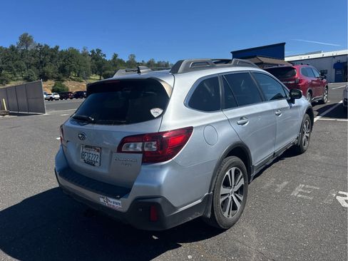 Used 2018 Subaru Outback 3.6R Limited image 5