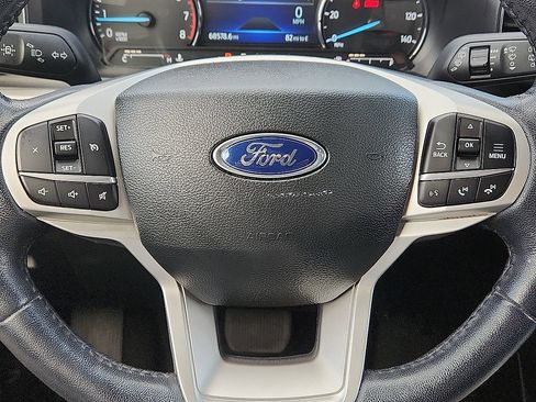 Used 2023 Ford Explorer XLT w/ Equipment Group 202A AWD/4WD image 11