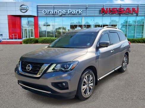 Used 2017 Nissan Pathfinder SL w/ SL Tech Package image 4