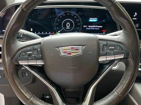 Used 2022 Cadillac Escalade Premium Luxury AWD/4WD image 24