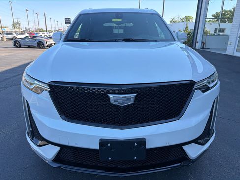 Used 2024 Cadillac XT6 Sport w/ LPO, ONYX Package AWD/4WD image 10