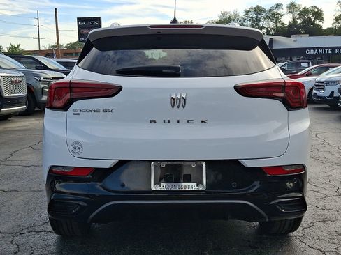 Used 2025 Buick Encore GX Sport Touring w/ Advanced Technology Package AWD/4WD image 5