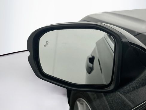 Used 2025 Honda CR-V EX image 16