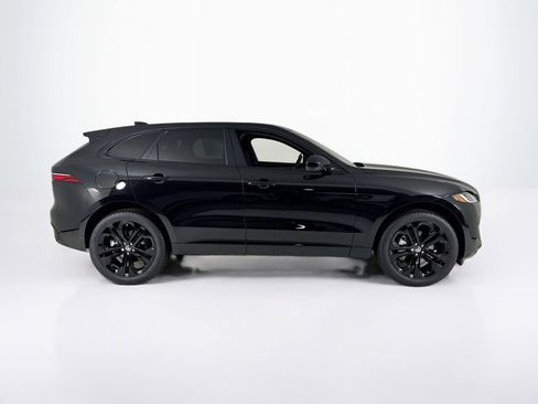 Certified 2025 Jaguar F-PACE R-Dynamic S image 6
