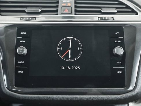 Used 2020 Volkswagen Tiguan SE FWD image 43