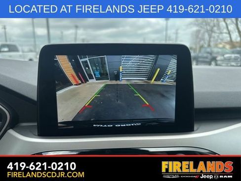 Used 2022 Ford Escape SE image 25