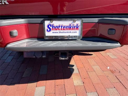 Used 2020 Nissan Frontier SV image 27