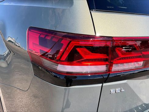 Used 2024 Volkswagen Atlas Peak Edition SEL AWD/4WD image 29