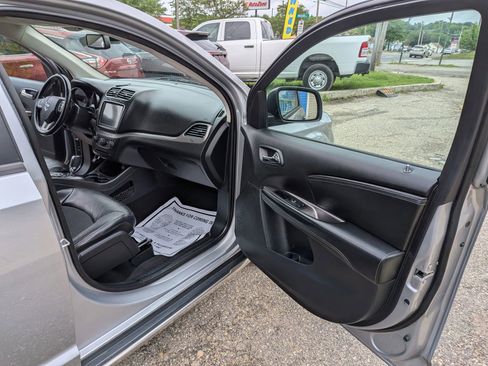Used 2020 Dodge Journey Crossroad FWD image 41