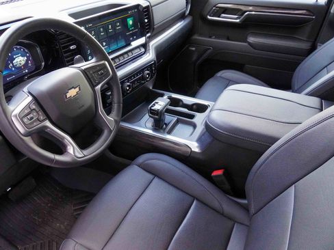 Used 2023 Chevrolet Silverado 1500 LTZ image 9