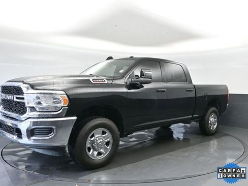 Used 2024 RAM 2500 Tradesman w/ Chrome Appearance Group AWD/4WD image 8