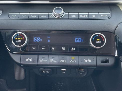 Used 2021 Hyundai Elantra Limited w/ Preferred Accessory Package image 19