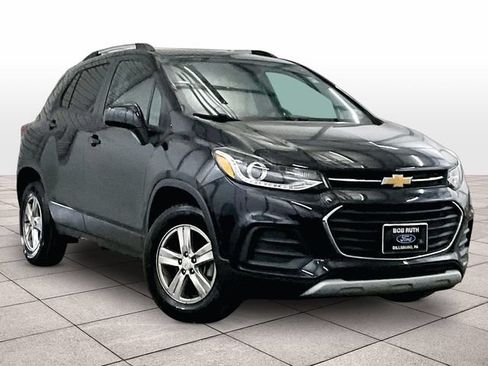 Used 2021 Chevrolet Trax LT AWD/4WD image 2