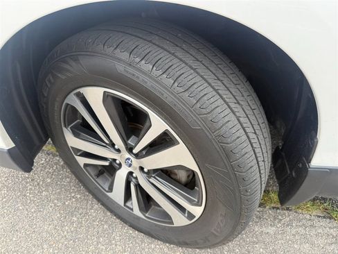 Used 2019 Subaru Outback 2.5i Limited AWD/4WD image 5