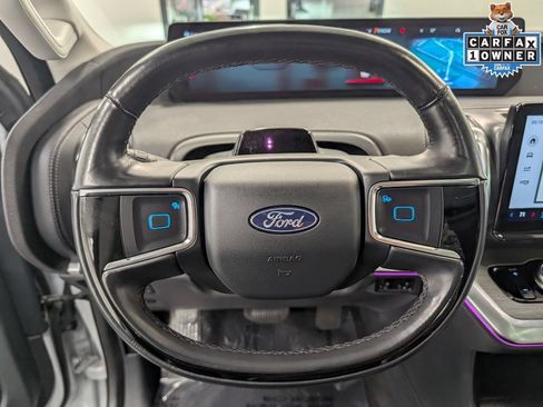 Used 2025 Ford Expedition Platinum AWD/4WD image 19