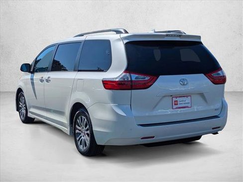 Certified 2018 Toyota Sienna XLE w/ XLE Navigation Package image 8