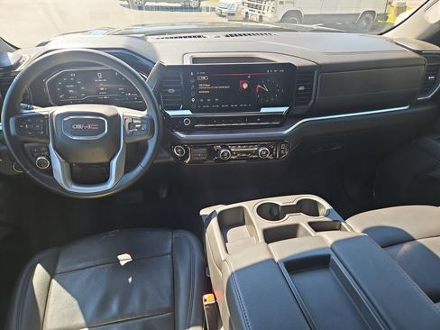 Used 2025 GMC Sierra 1500 SLT AWD/4WD image 11