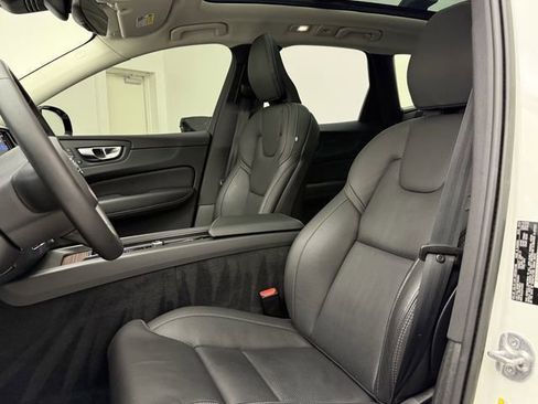 Certified 2023 Volvo XC60 B5 Ultimate w/ Climate Package image 13