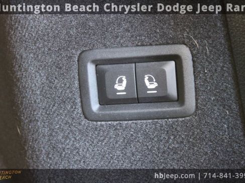 Used 2022 Jeep Grand Cherokee L Overland image 38