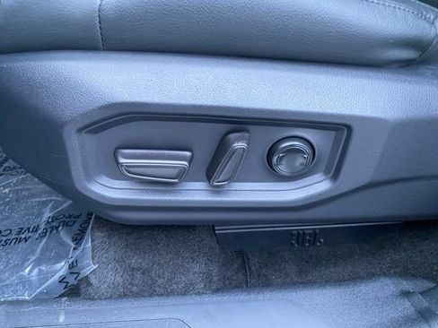 Used 2022 Toyota Tundra Limited w/ TRD Off-Road Package AWD/4WD image 18