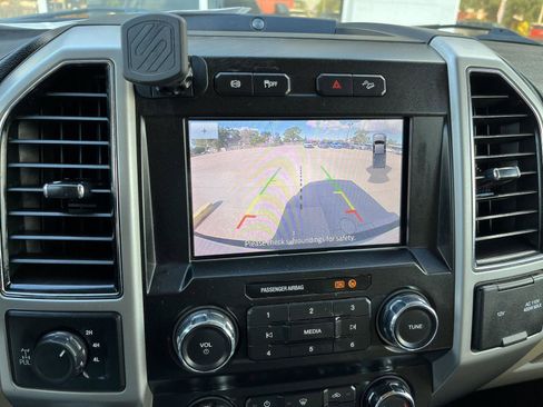 Certified 2021 Ford F250 Lariat w/ Chrome Package image 21