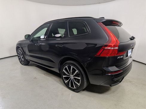 Used 2024 Volvo XC60 B5 Plus image 5