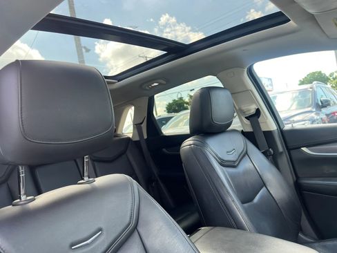 Used 2017 Cadillac XT5 Luxury w/ Driver Awareness Package FWD image 19