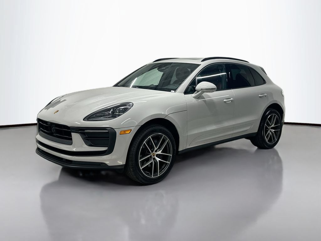 Used 2026 Porsche Macan AWD/4WD image 1