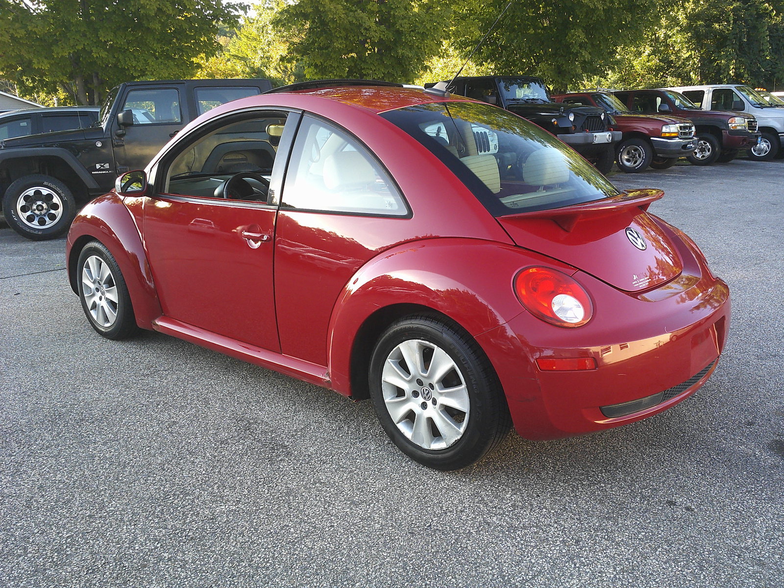 Used 2009 Volkswagen Beetle S FWD image 6