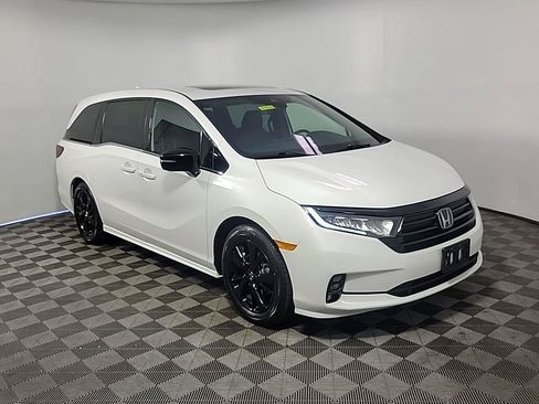 Certified 2023 Honda Odyssey Sport image 1